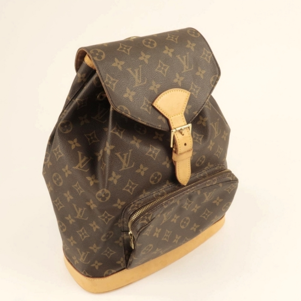 NWOT Luxurious brown logo backpack